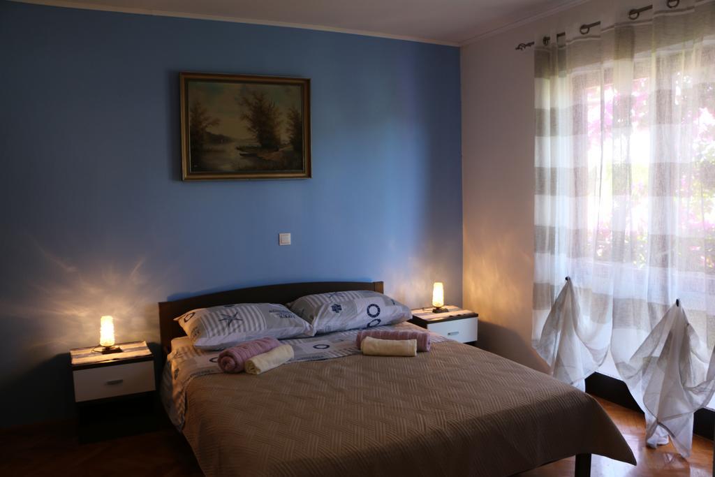 Apartments Milatic Jelsa  Exterior photo