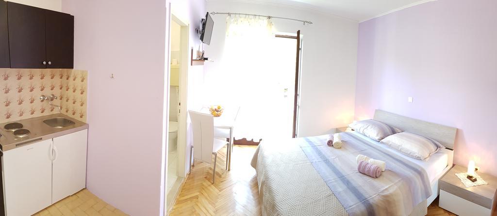 Apartments Milatic Jelsa  Exterior photo