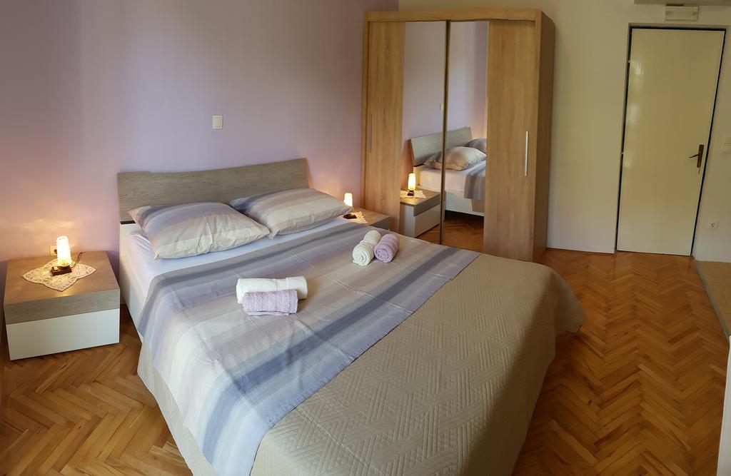 Apartments Milatic Jelsa  Exterior photo
