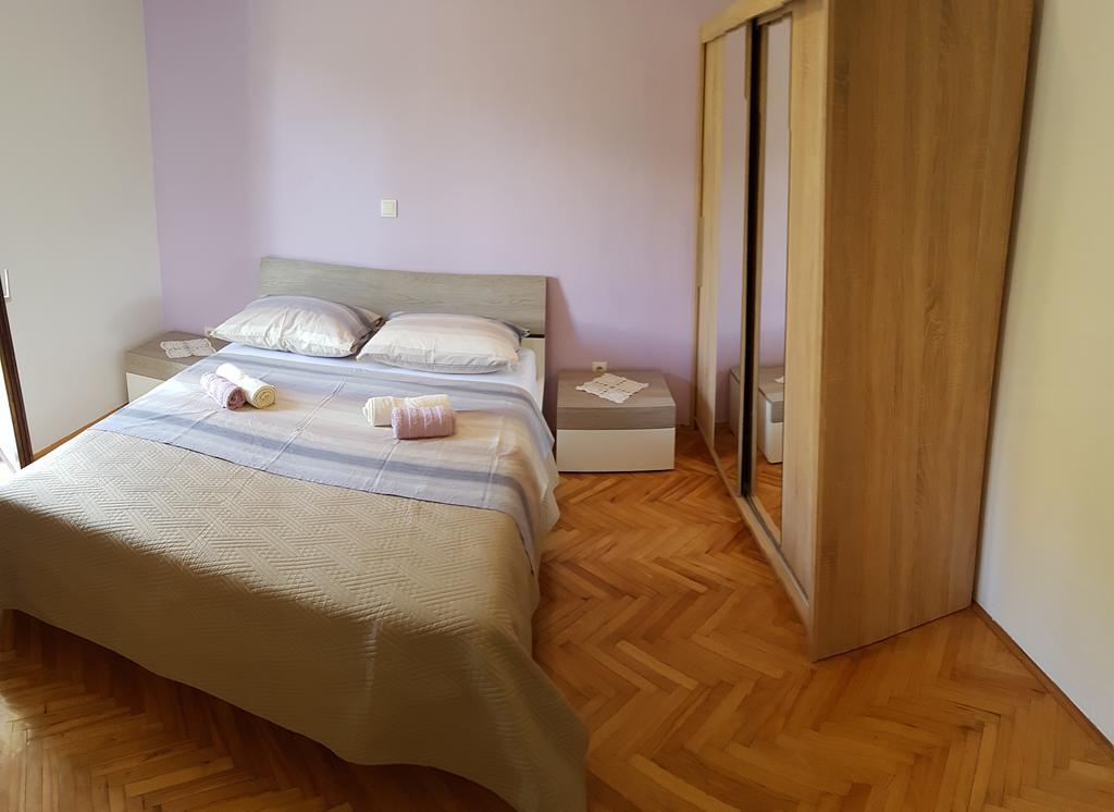 Apartments Milatic Jelsa  Exterior photo
