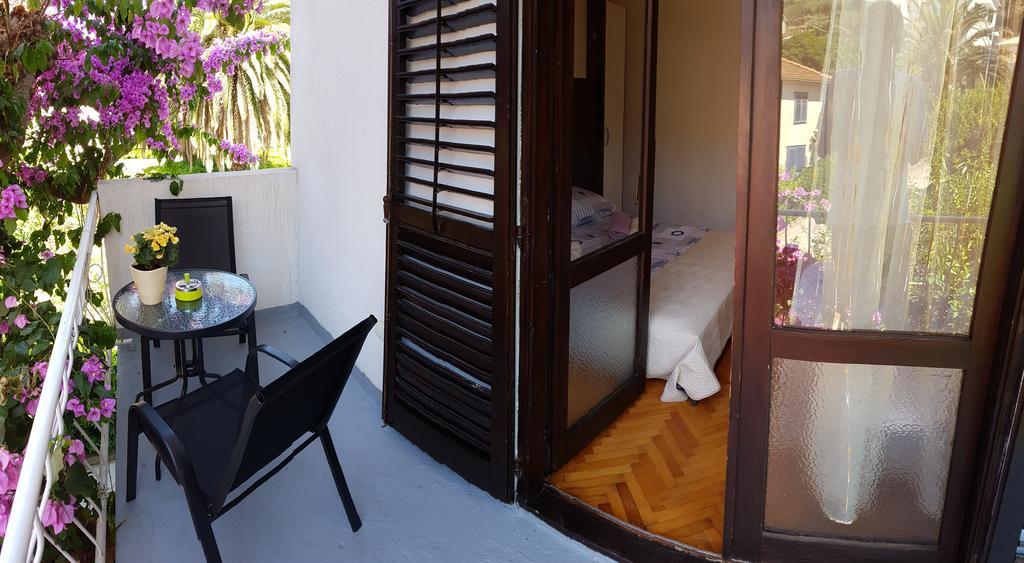 Apartments Milatic Jelsa  Exterior photo